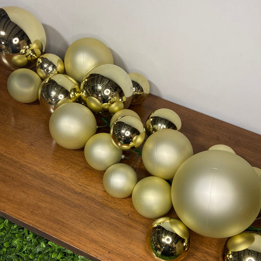 4’ Gold Ball Matte & Shiny Garland
